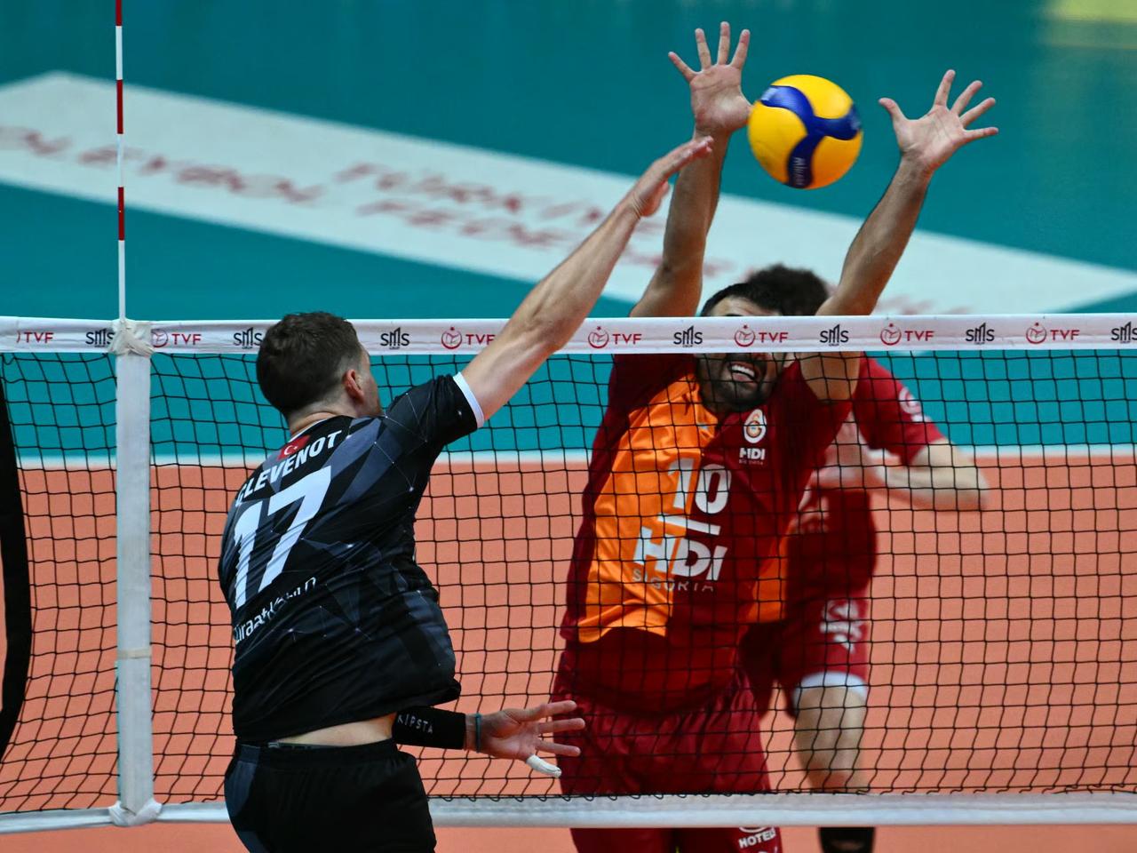 Erkekler Kupa Voley'de şampiyon belli oluyor