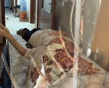 Yatalak babasına söyledikleri 'Böyle evlat olmaz olsun' dedirtti: Seni burada ölüme terk ediyorum