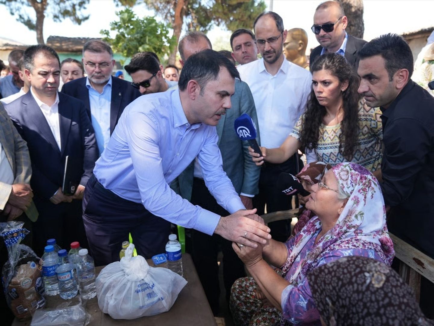 Bakan Kurum: Yıkılan evleri 1 yılda teslim edeceğiz