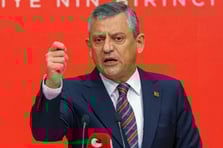 Özgür Özel İngiliz medyasına konuştu: Hayatı durma noktasına getiririz