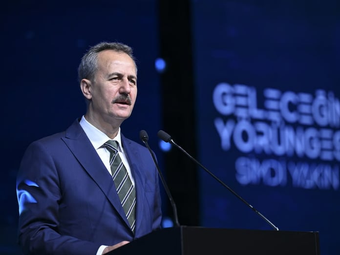 Savunma Sanayii Başkanı Görgün "Bağlantısallığın Yeni Çağı Forumu"nda konuştu