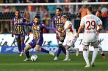 Avrupa maçı öncesi günü değişen Galatasaray, liderliğini koruma peşinde