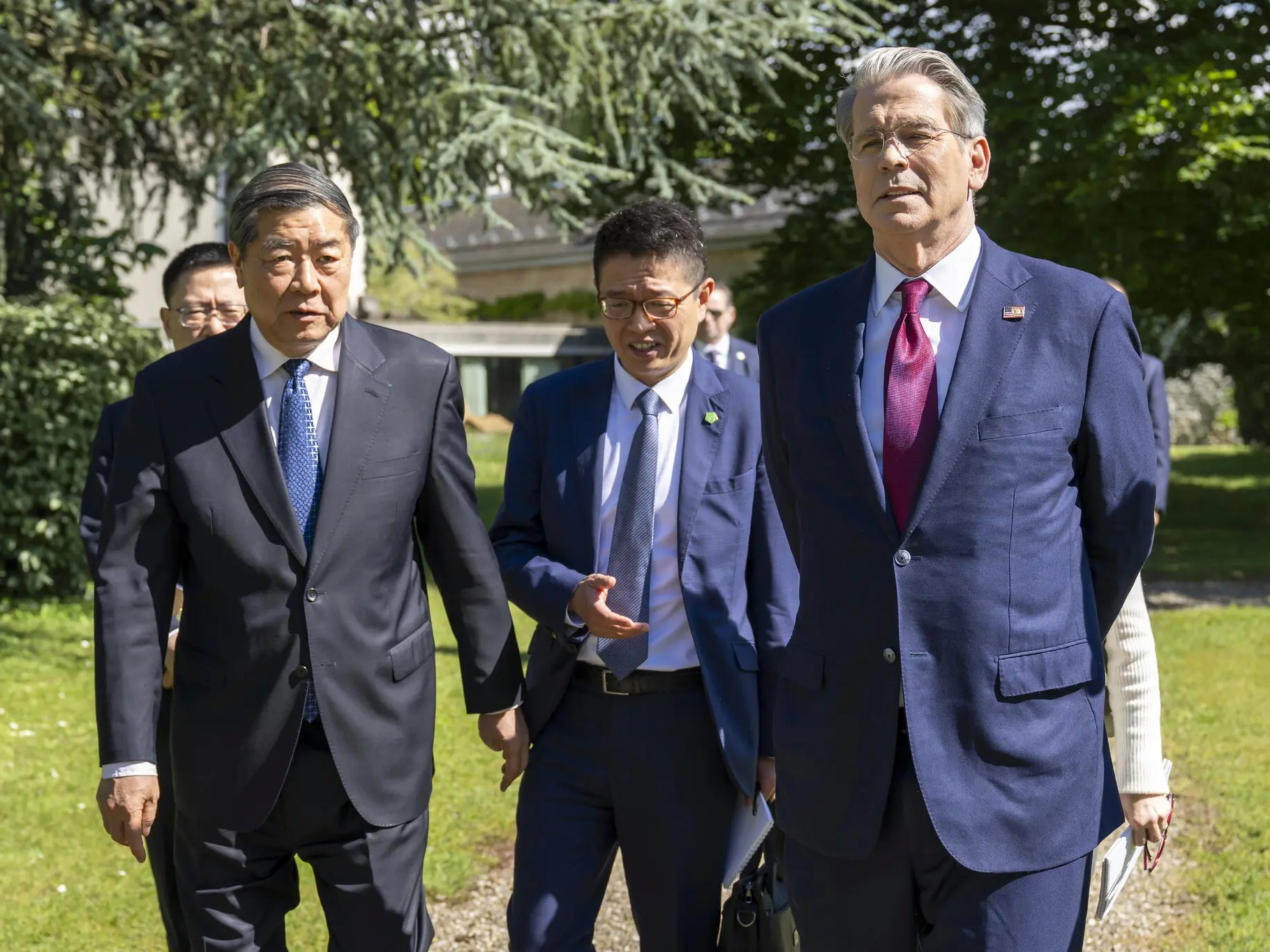 U.S. and China Resume Trade Talks in London 