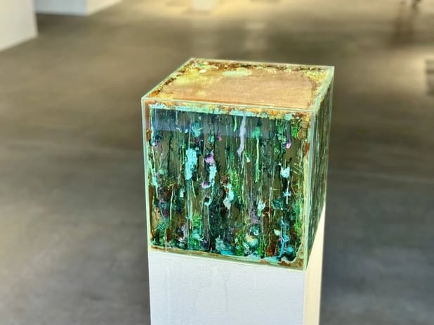 Sol beyin sanatı, sağ beyin izleyicisi: Kutuda metal