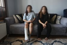 Hatay'ın Reyhanlı ilçesinde iki kız kardeş başıboş köpeklerin saldırısına uğradı
