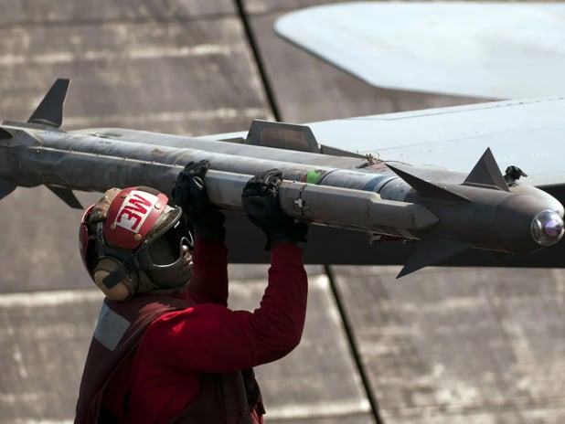 ABD Donanması, Raytheon ile 1,1 milyar dolarlık AIM-9X füze sözleşmesi imzaladı