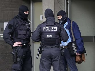 Far-Right Extremist Arrested Over Dark Web Murder Bounties