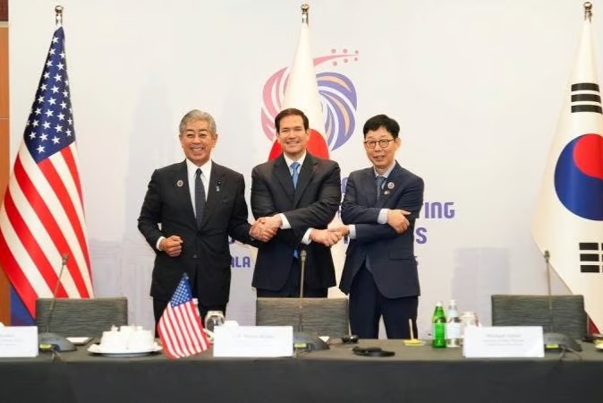 US, Japan, S. Korea Hold Joint Air Drills