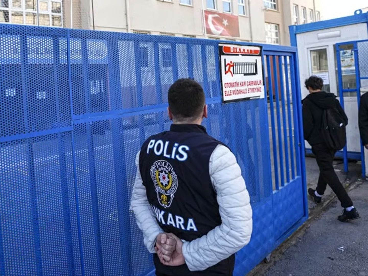 İçişleri Bakanlığı okullarda yedi basamaklı yeni güvenlik modelini hayata geçiriyor