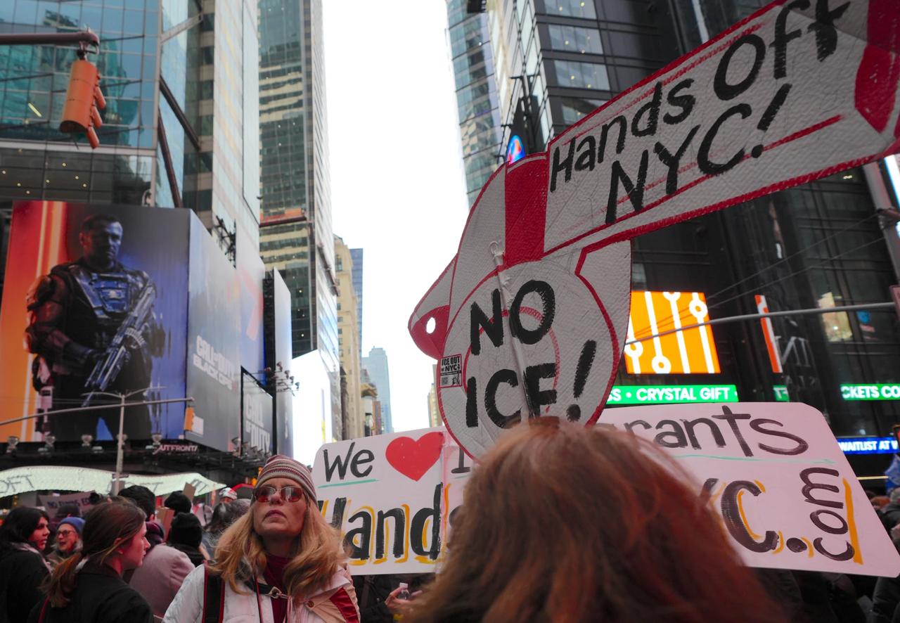 ABD'de ICE gerilimi: Minnesota'dan New York'a Binlerce Kişi Sokakta