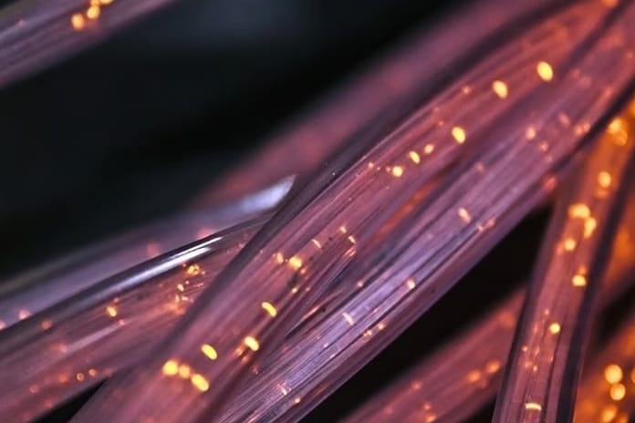 Türkiye'nin genişleyen fiber şebekesi dünyayı 16 kez turluyor