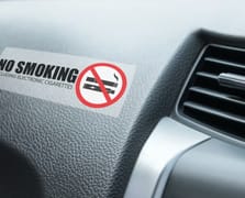 İngiltere özel araçlarda sigara kullanımını yasaklamaya hazırlanıyor