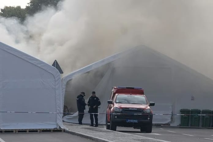 Sırbistan Parlamentosu önünde silahlı saldırı: 1 kişi ağır yaralandı