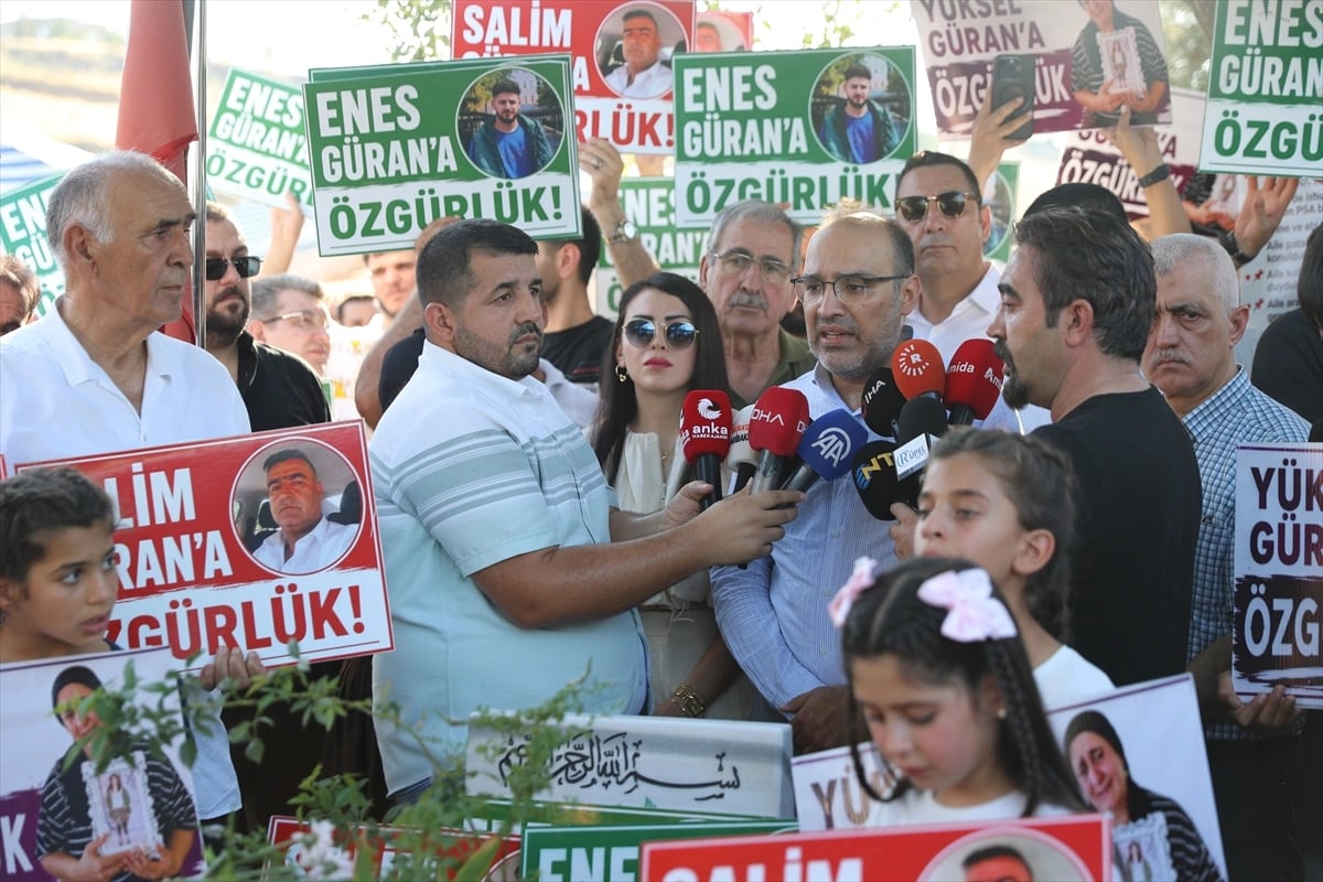 Diyarbakır'da 8 yaşındaki Narin Güran katledilişinin 2. yılında mezarı başında anıldı