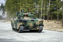 Polonya, ilk seri üretim Borsuk zırhlı muharebe araçlarını teslim aldı