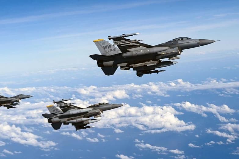 Ukrayna'nın F-16 filosunda hava-hava füzesi sıkıntısı yaşanıyor
