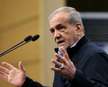 İran devlet televizyonunda Pezeşkiyan krizi: Canlı yayında gerilim sonrası ekran karardı