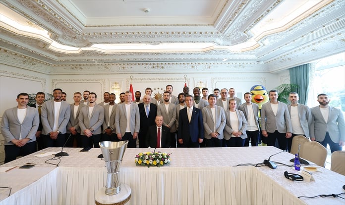 Şampiyon takıma tebrik