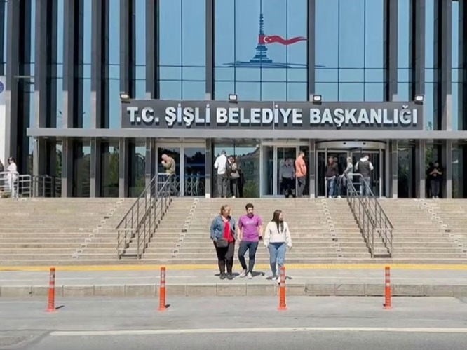 İBB'nin yolsuzluk davasında bir firari daha