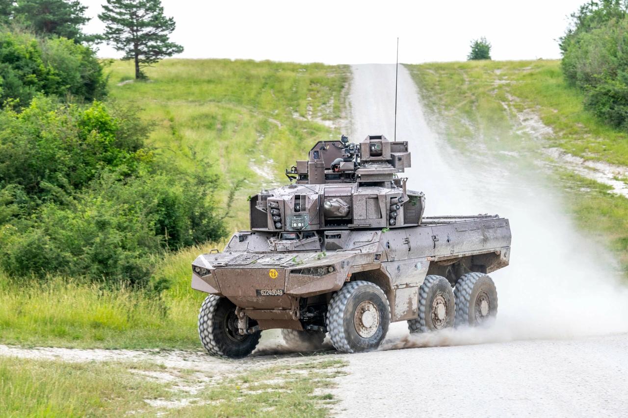 Güney Kıbrıs'tan Fransız Jaguar hamlesi