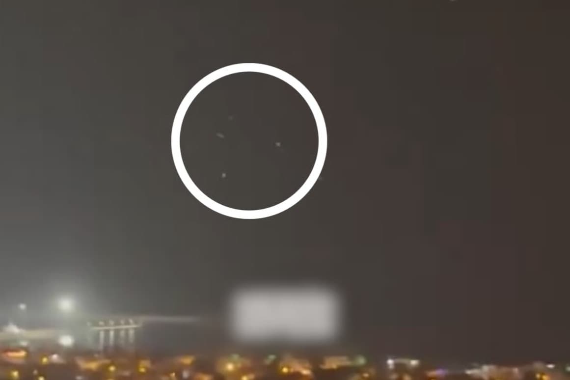 İran'ın İsrail'e attığı füzeler Mersin'de sahil şeridinden göründü