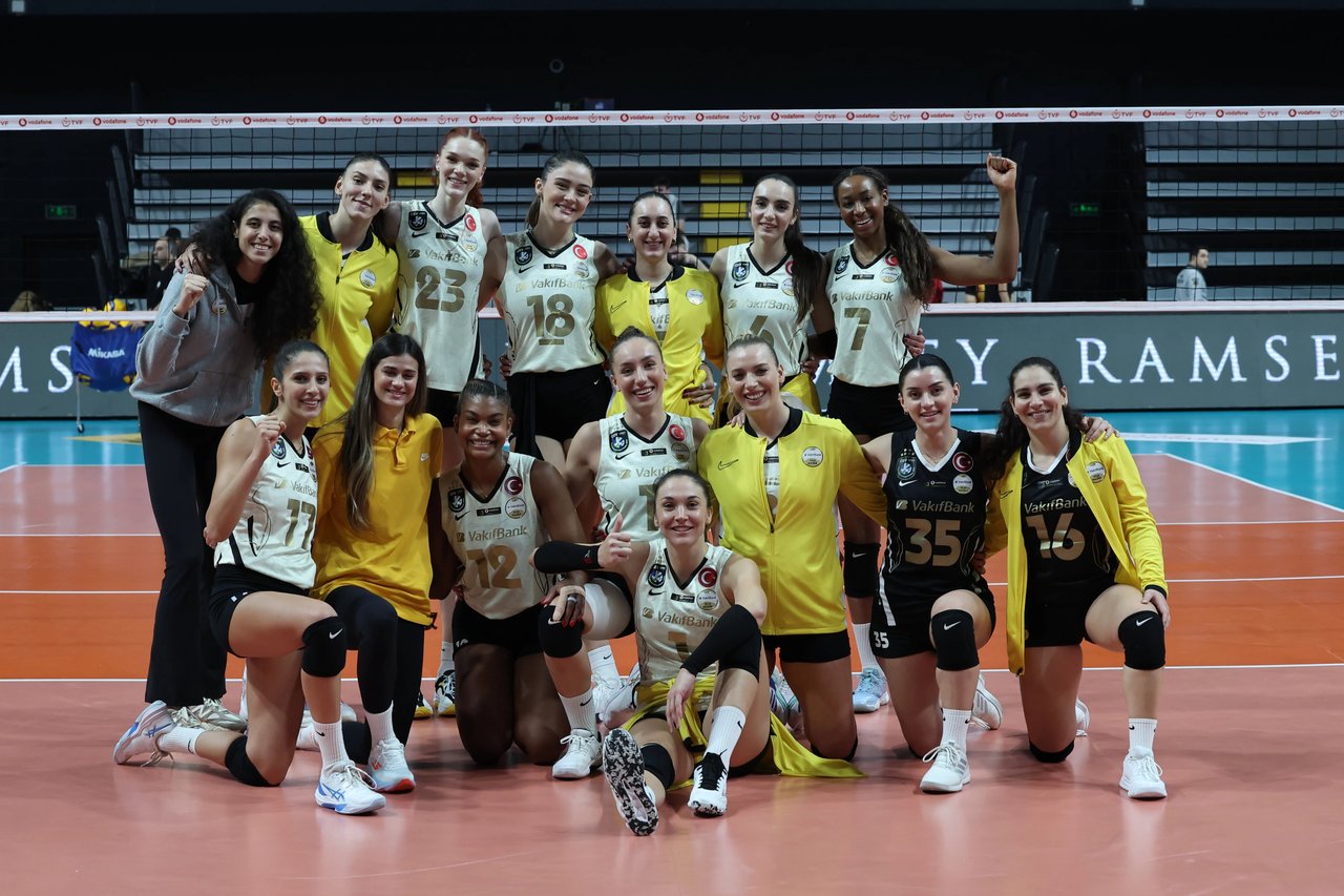 VakıfBank seriyi 9 maça taşıdı: Derbi öncesi moral