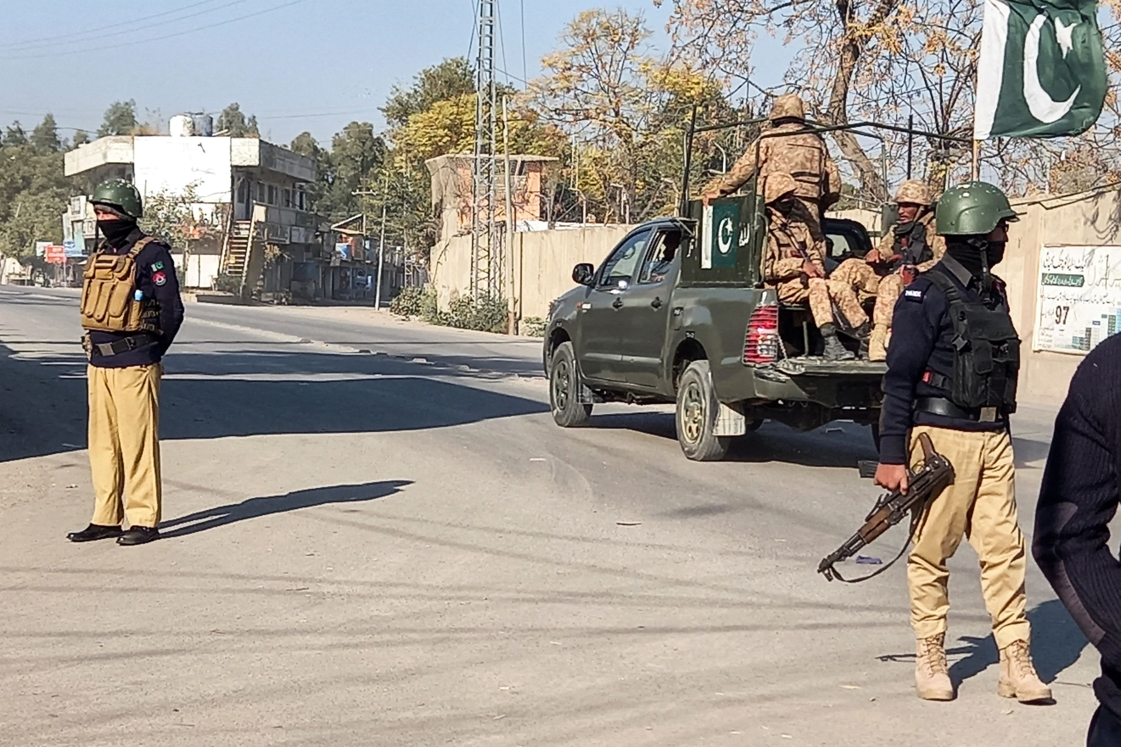Pakistan ile Taliban arasındaki çatışmalar yeniden başladı