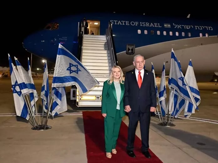 Kıyafetler tartışma yarattı: Netanyahu çifti Filistin bayrağını andırdı