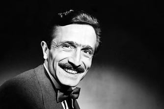 Duygu dolu dizelerin sahibi: Özdemir Asaf 45. yılında anılıyor