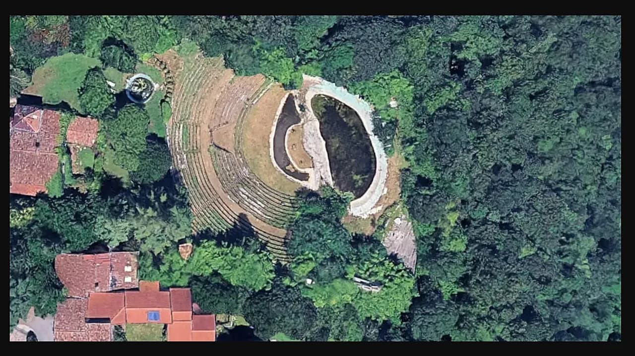 Amfi tiyatronun modern malzemelerle inşa edilmiş sahte bir yapı olduğu anlaşıldı