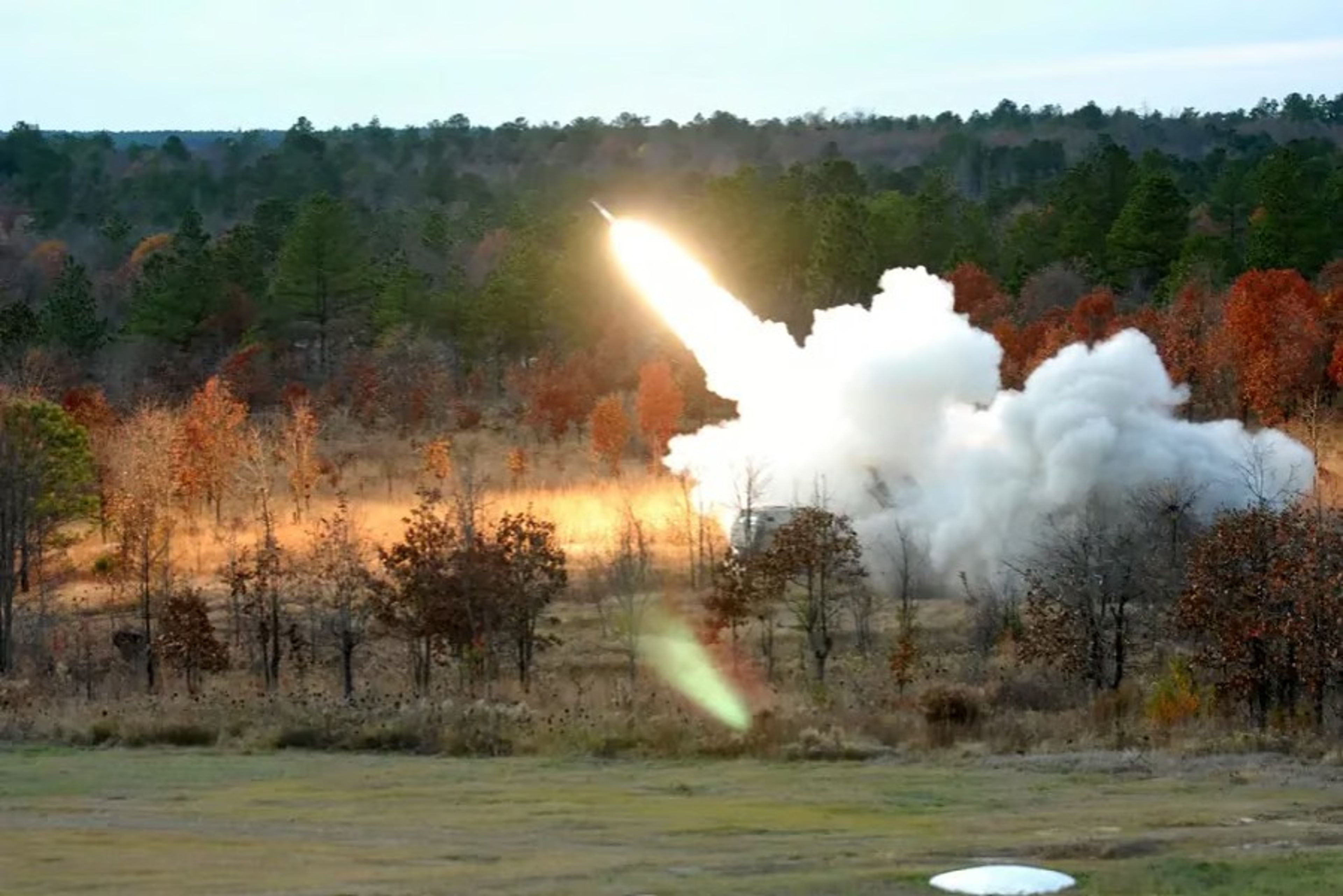 Lockheed Martin ile 4iG, Macaristan için uzun menzilli roket topçu sistemi konusunda anlaşma imzaladı