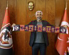 Üç takımı bir üst lige çıkardı: İsmet Taşdemir, başarı dolu kariyerinin ardından Gaziantep FK'nin yeni teknik patronu oldu.