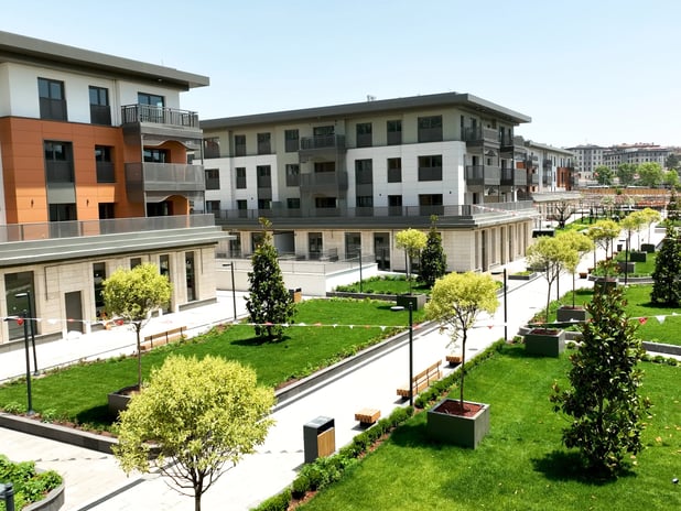 Asrın inşa seferberliğinde teslim edilen konutlara binlerce yenisi eklendi