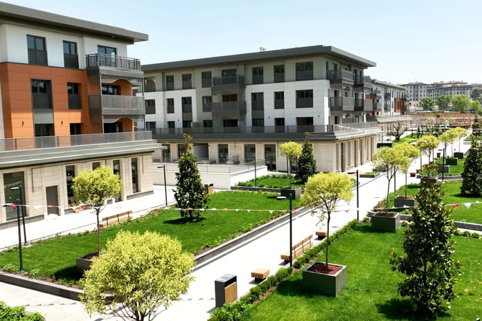 Asrın inşa seferberliğinde teslim edilen konutlara binlerce yenisi eklendi