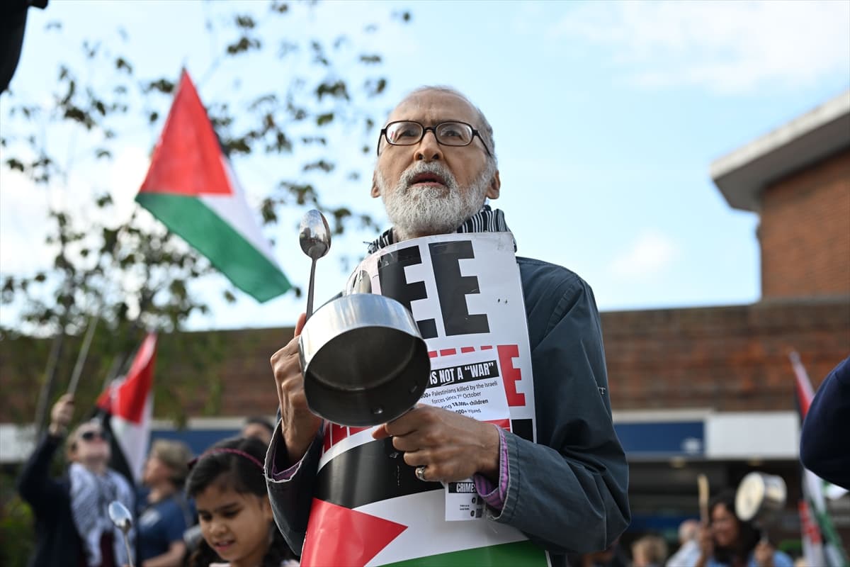 Londra'da Filistin'e destek gösterisi düzenlendi