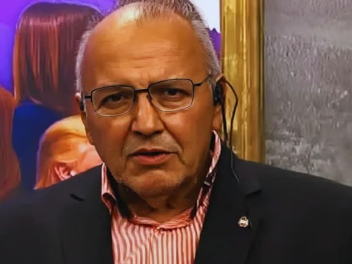 Muhalif lider canlı yayında hayatını kaybetti