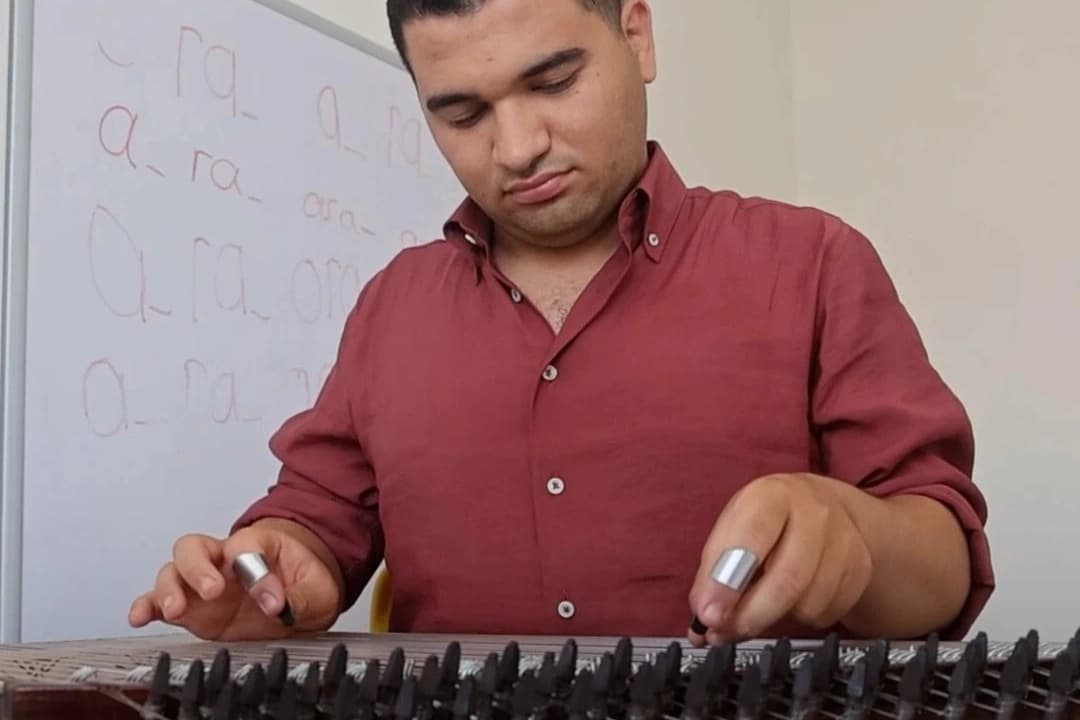 "Okuma yazma öğrenemez" dediler, konservatuvarı bitirdi