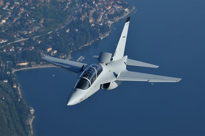 Textron, ABD Donanması için M-346N jet eğitim uçağını tanıttı