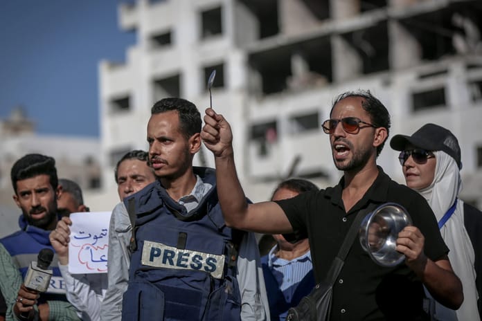 Gazze'de görev yapan gazeteciler açlık grevine başladı