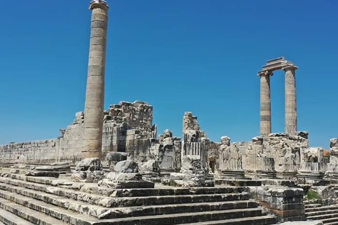 Antik kehanet merkezi Apollon Tapınağı gece ziyaretine açılıyor