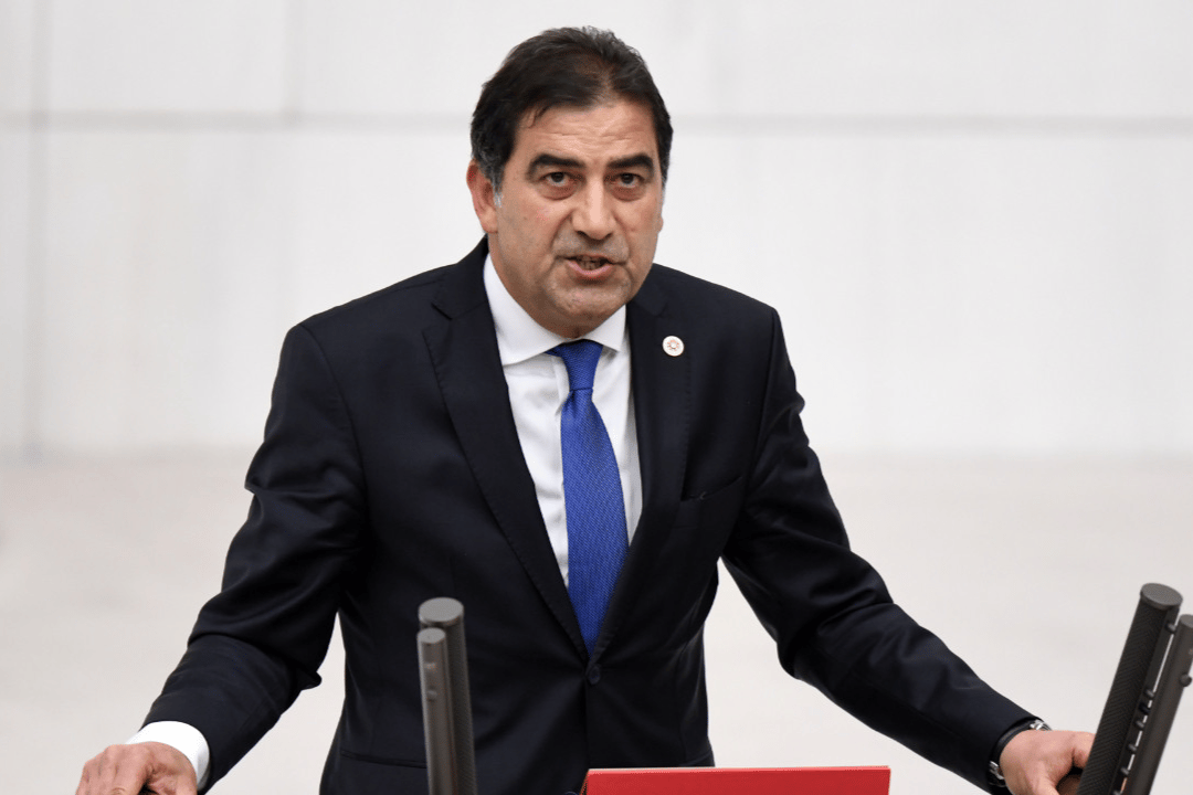 İYİ Parti’de deprem! Ünal Karaman istifa etti