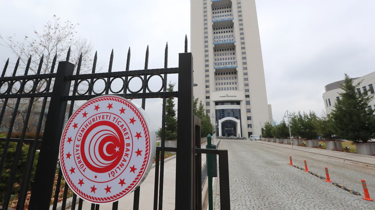 Bakanlık duyurdu: Borcu olanlar da kullanacak! Hazine destekli kredi imkanı  