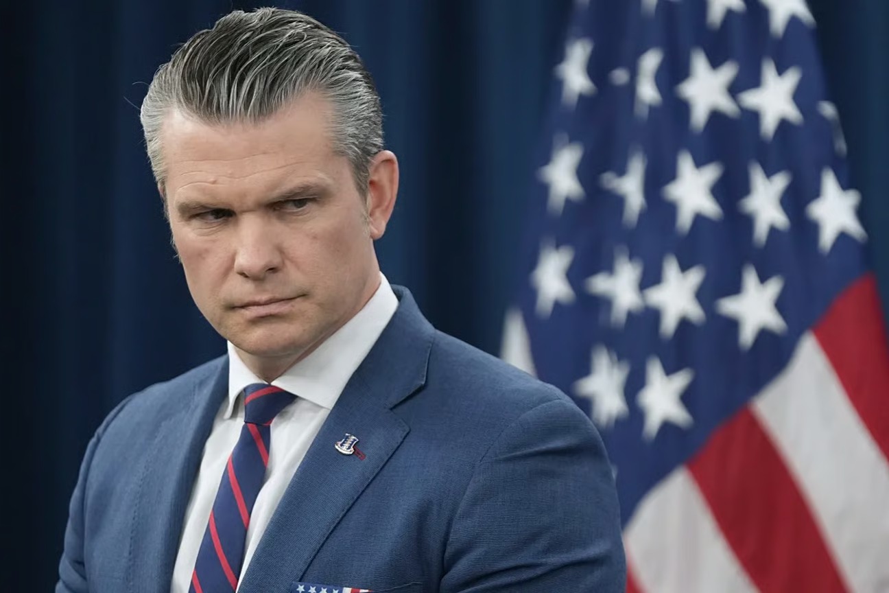 Hegseth Faces Scrutiny as Trump’s Iran War “Human Shield”