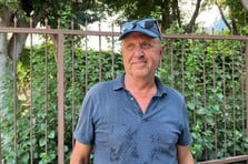 Bisikletiyle şarkı söyleyerek gittiği sahilden yaya olarak döndü