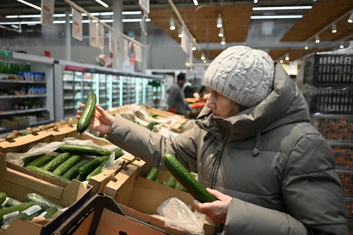Rusya'da salatalık savaş ekonomisinin halka faturasının sembolü haline geldi - The Strait Times