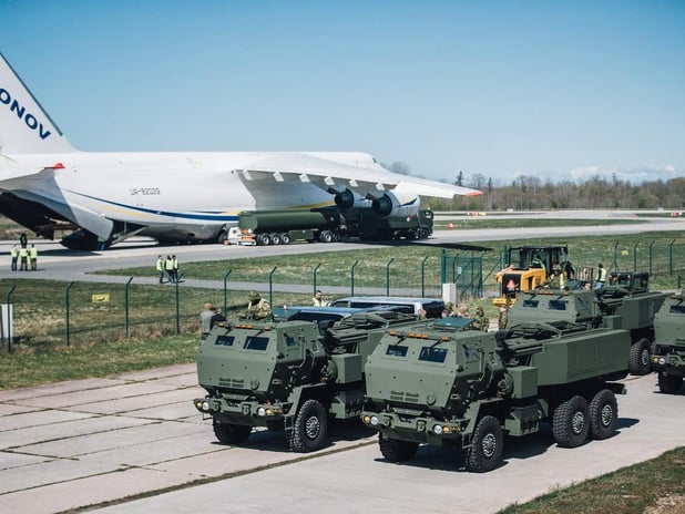 Estonya ilk HIMARS roketatar sistemlerini teslim aldı