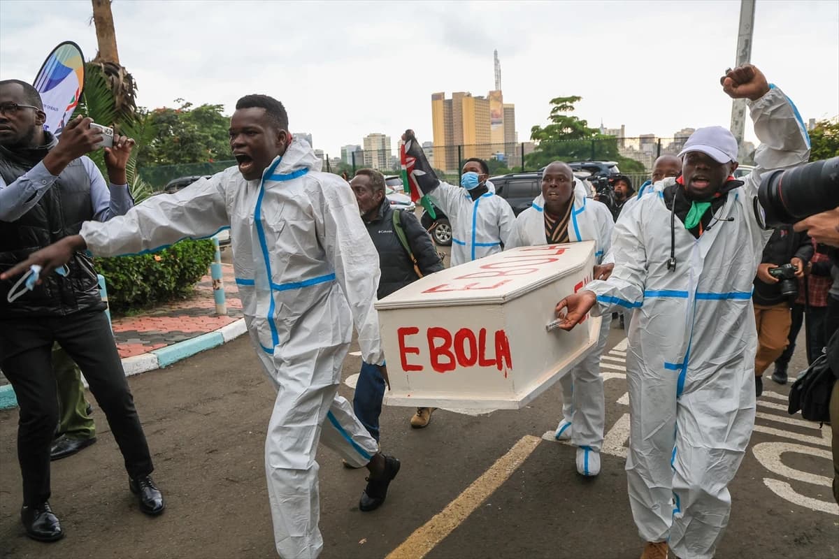 Kenya'da ABD'liler için kurulacak Ebola merkezi protesto edildi