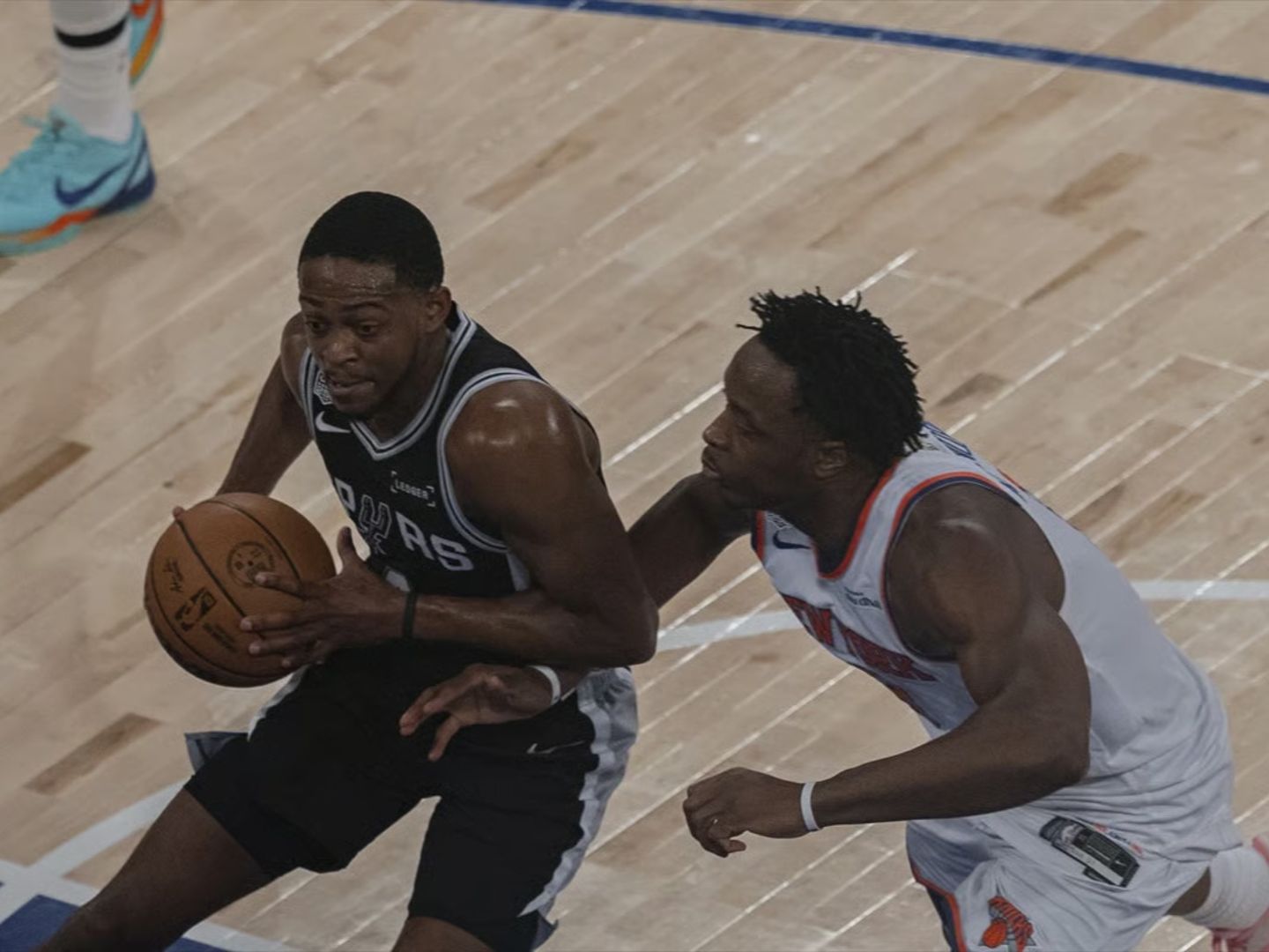 NBA final serisinde büyük çekişme: San Antonio Spurs deplasmanda hayata döndü