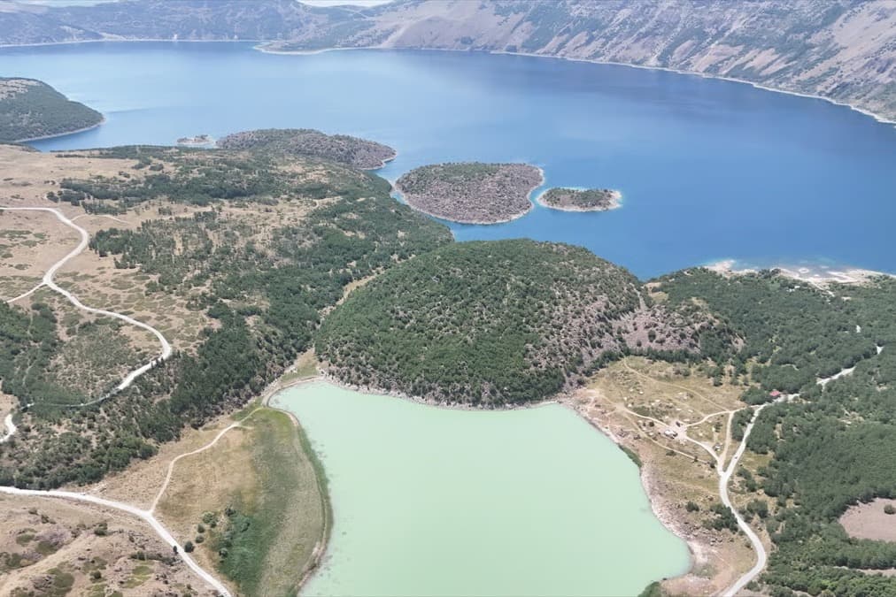Gazeteciler Nemrut Kalderası'nı gezdi