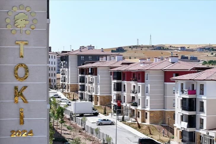Asrın felaketinden asrın inşasına: Deprem bölgesinde tarihi gün